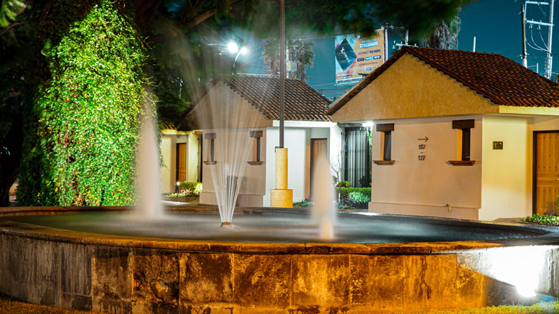 Fuente en los jardines